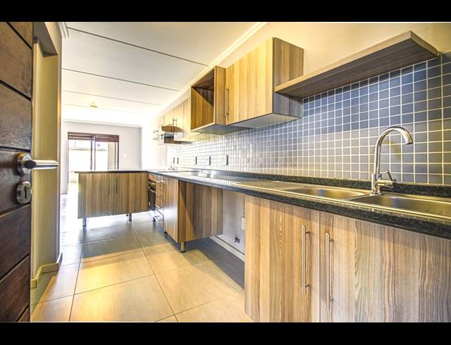 2 BEDROOM APARTMENT FOR SALE IN SEBENZA